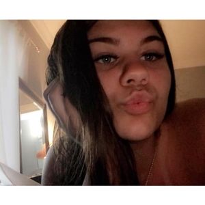 Meet your Posher, Kenzie